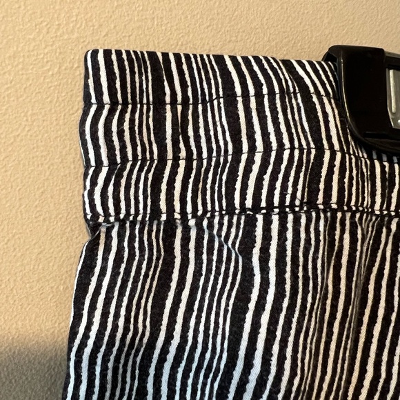 Cynthia Rowley Black & White Striped Rayon Pants - Picture 10 of 11